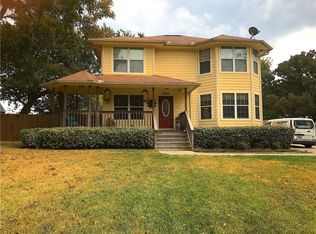 2250 Royal Oaks Dr, Dallas, TX 75253