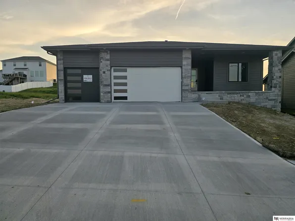 11010 N 161st St, Bennington, NE 68007