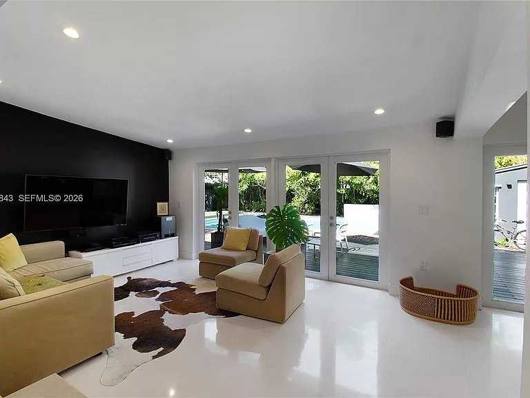7420 SW 53rd Pl — Photo 6