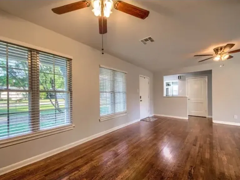 138 Norfolk Pl — Photo 6