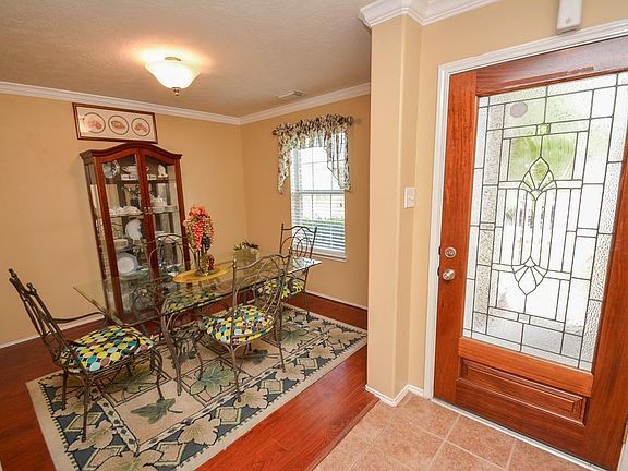3rd image of 7914 Crescent Village Ln