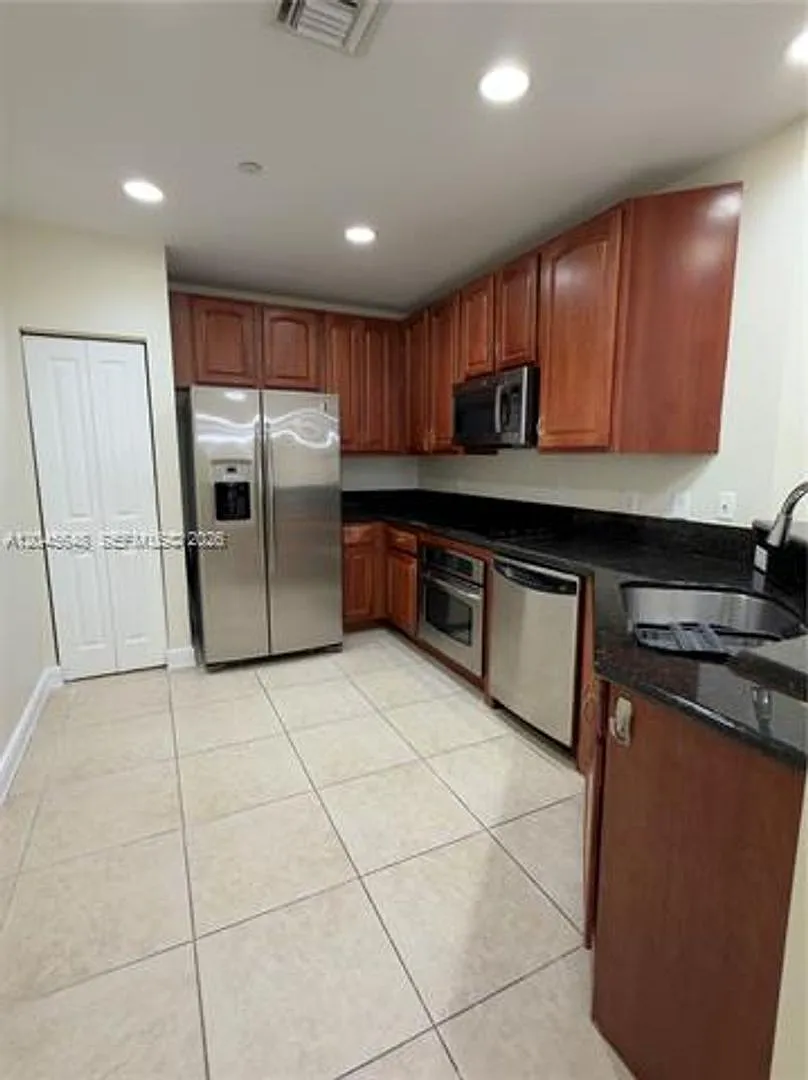 16100 Emerald Estates Dr cu-281, Weston, FL 33331 — Photo 1