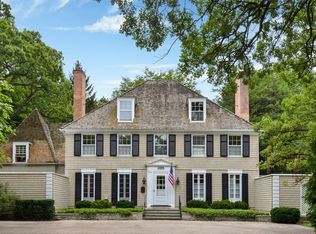 395 E Woodland Rd, Lake Forest, IL 60045