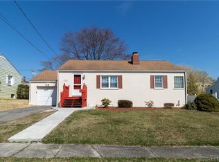 36 Fenway St N, Milford, CT 06460
