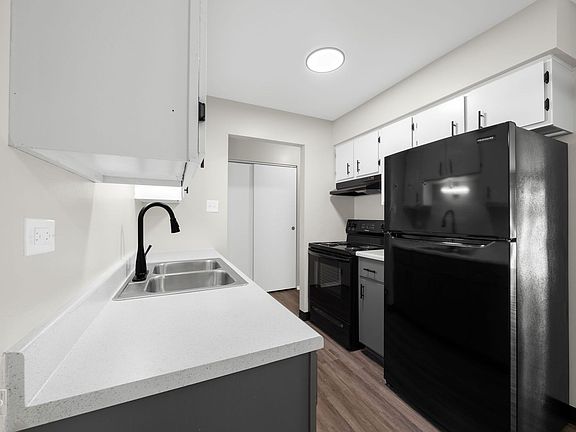 2nd image of 4622 W 122nd St #1536