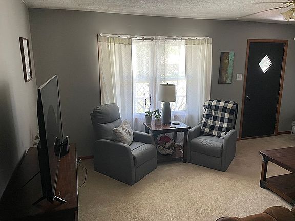4th image of 1008 E Pace St