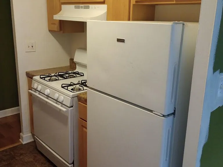 Foster Beach Apartments — Photo 21