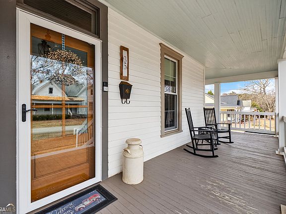 4th image of 35 Combs St