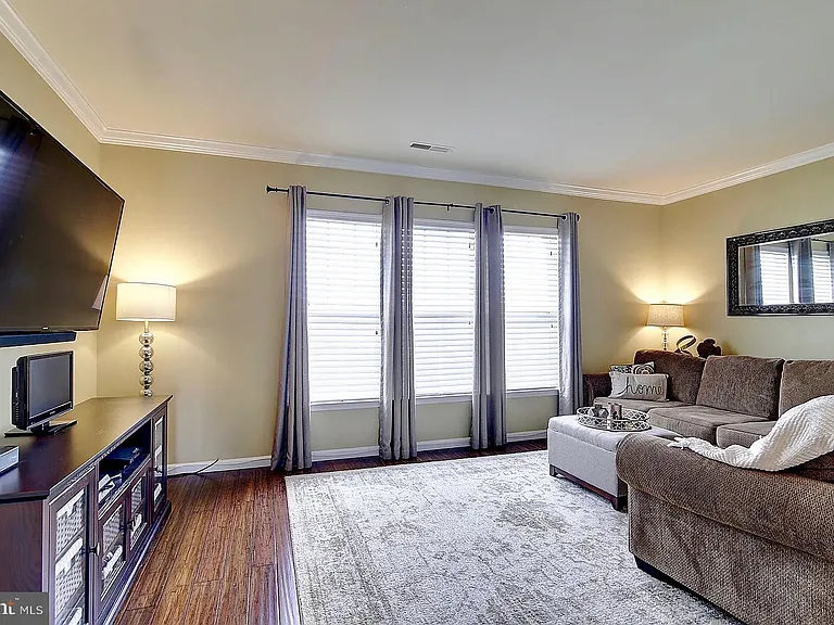 43893 Eastgate View Dr — Photo 8