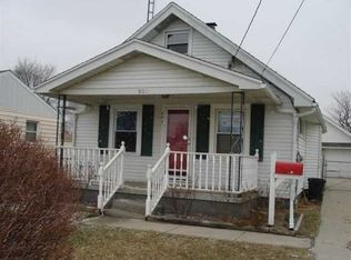 907 Mambrino Rd, Oregon, OH 43616