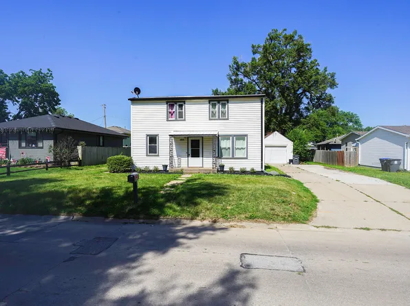 310 N 40th St, Council Bluffs, IA 51501