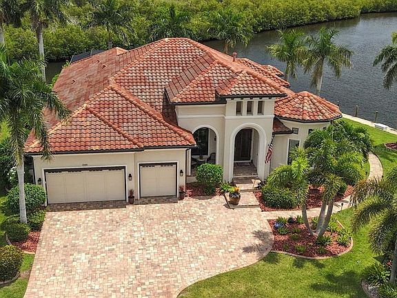 2nd image of 1355 GREBE DRIVE