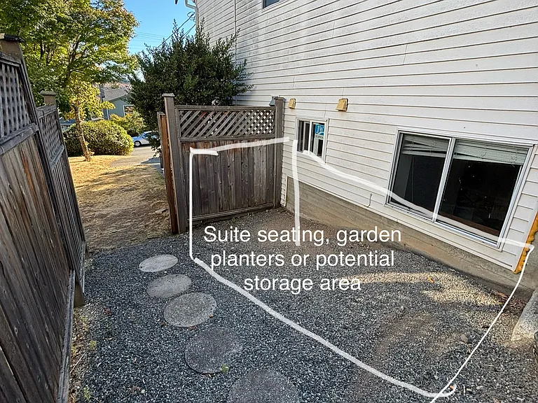 1246 Alan Rd — Photo 1