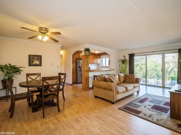 580 Fairway View Dr APT 2B, Wheeling, IL 60090