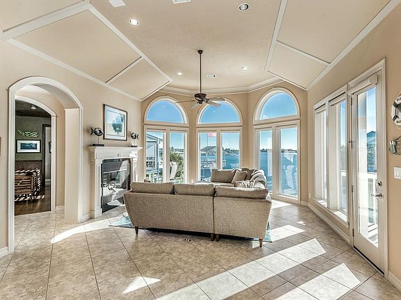 3rd image of 3425 Petite Cir