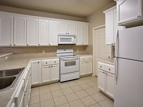 4th image of 139 Chapel Hill Cir