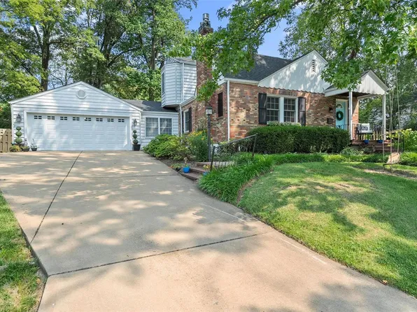 36 Southridge Ct, Saint Louis, MO 63122