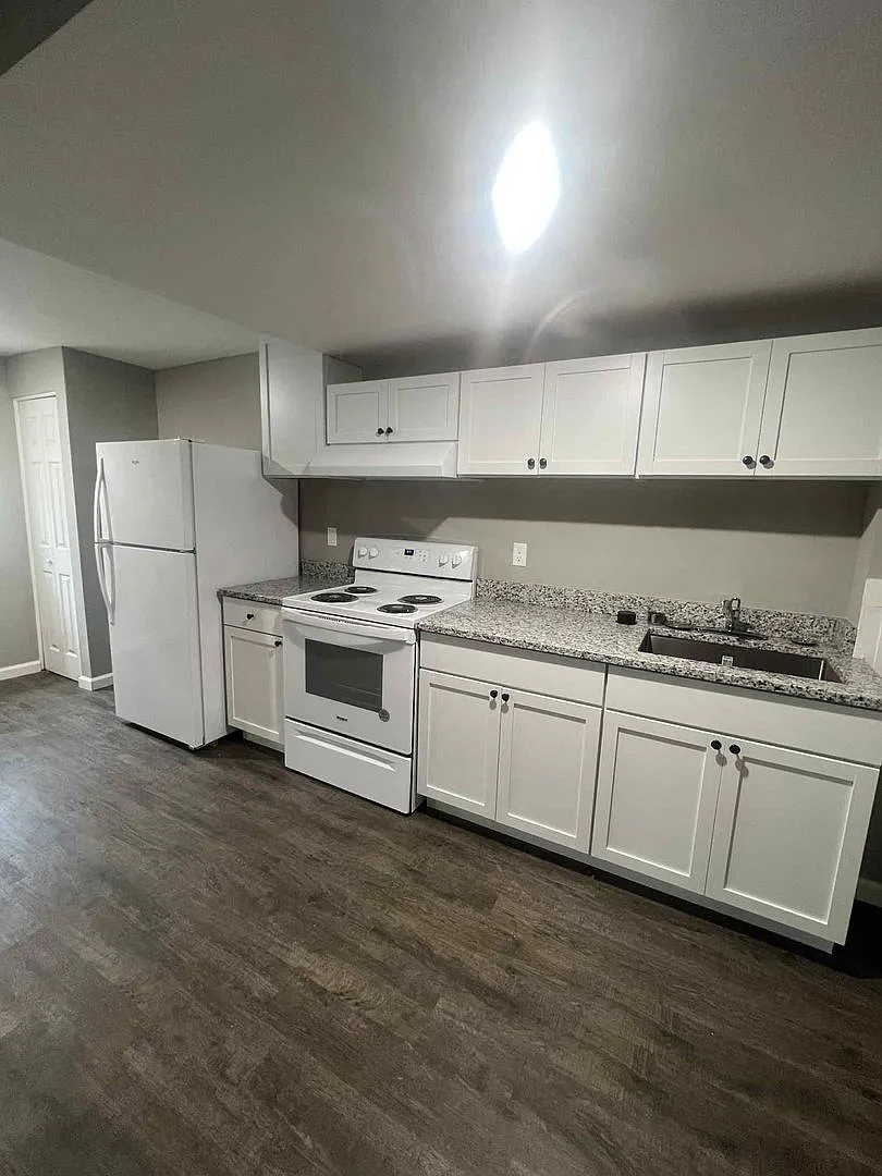 610 W 9th Joplin A&B — Photo 4