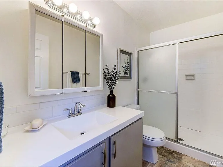 5834 NE 75th St #B301 — Photo 10
