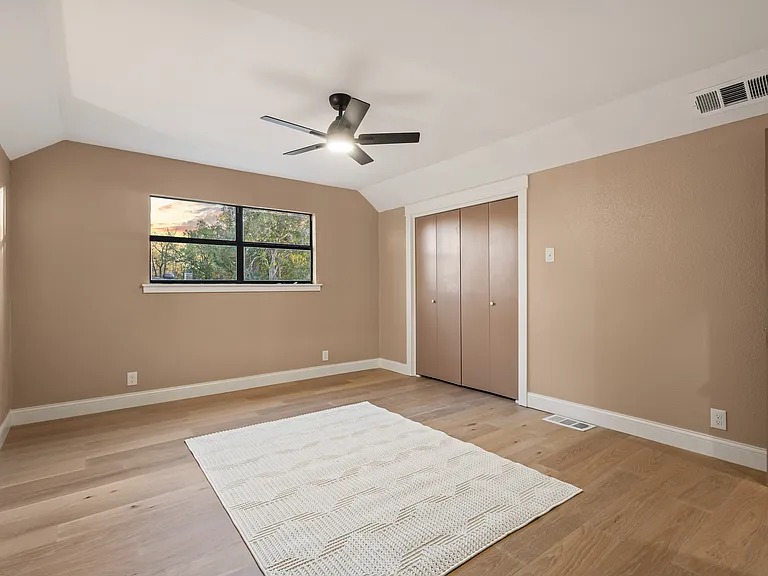 2214 Rex Cruse Dr — Photo 15