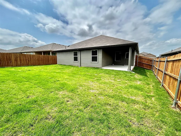 16432 Severn Ln — Photo 31