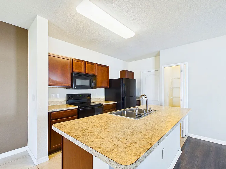 14517 Dunrobin Dr — Photo 16