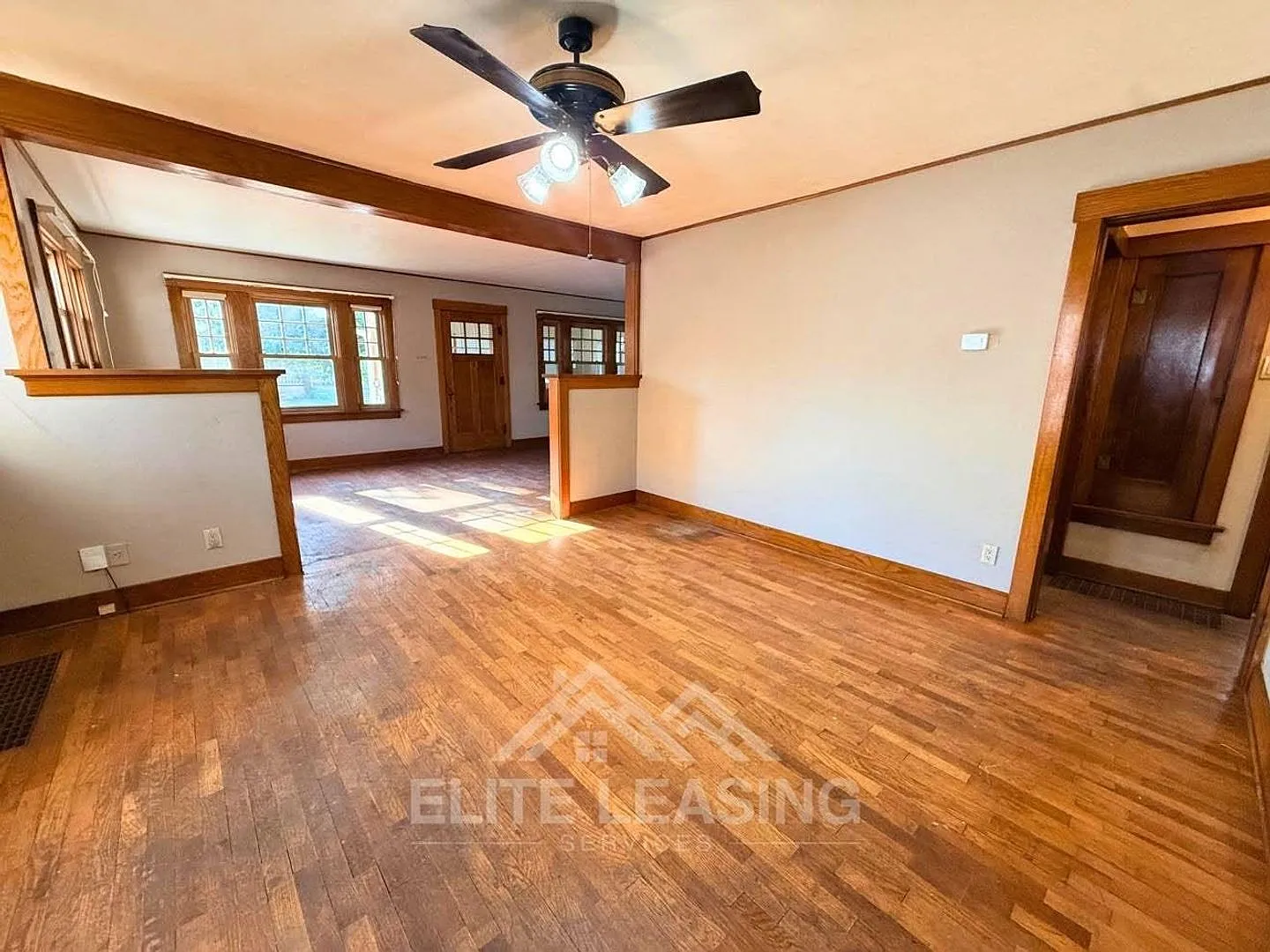 Bright 2-Bedroom Home in Kenwood neighborhood! — Photo 3