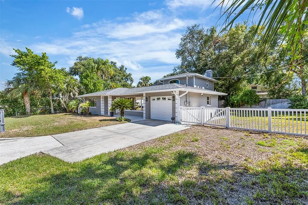4 bed, 3.0 bath, 1944 sqft, $5,000 — Photo 2