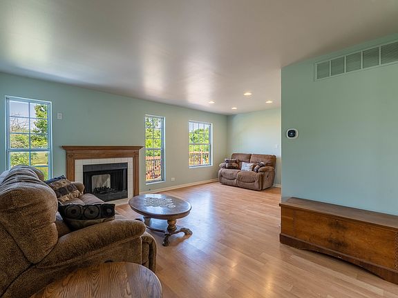 2nd image of 1048 Dartmouth Dr