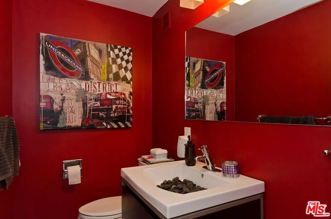 1 bed, 2.0 bath, 966 sqft, $6,000 — Photo 3