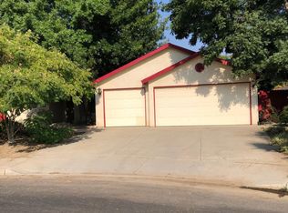 1335 Shirley Ave, Clovis, CA 93611