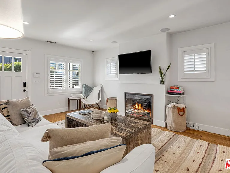 1605 Cabrillo Ave — Photo 11