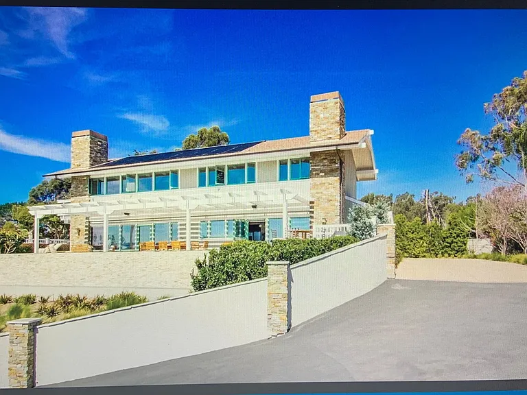 private driveway up to home