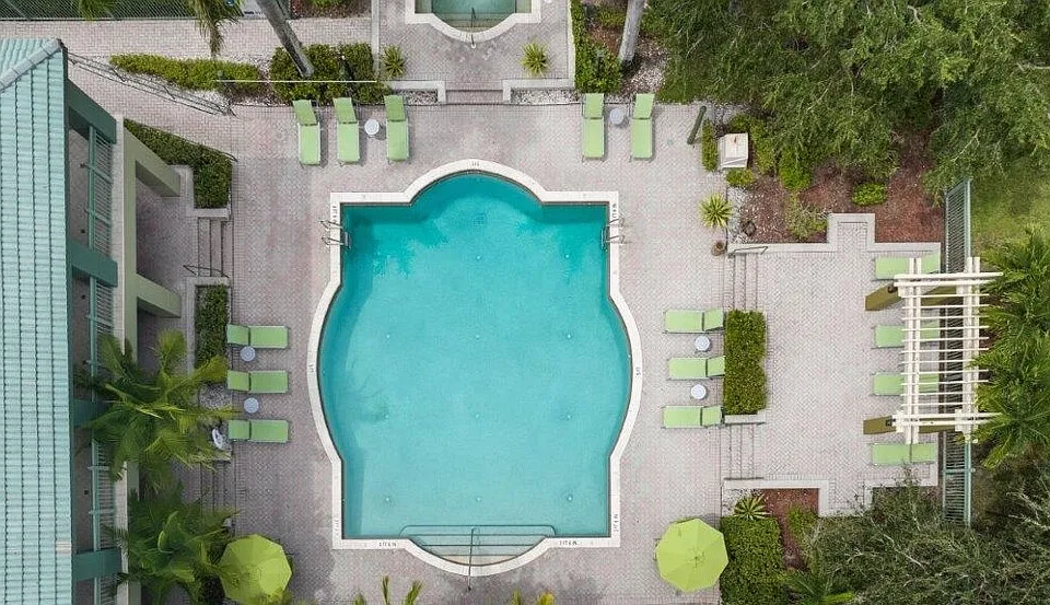Club Mira Lago Apartments