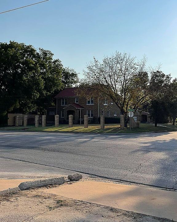 1st image of 1001 Indian Dr