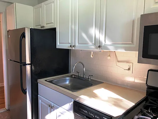 Rented by Prime Realty | media 38