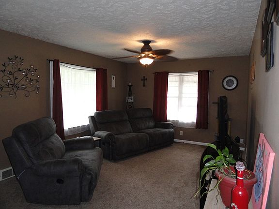 3rd image of 1412 Grand Island Ave