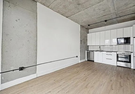 2nd image of 815 Flatbush Ave #718