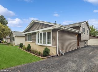 26W465 Harrison Ave, Winfield, IL 60190