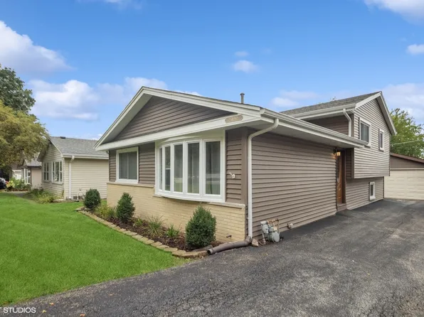 26W465 Harrison Ave, Winfield, IL 60190