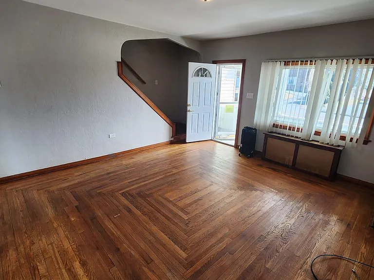 166 E State St #166 — Photo 2