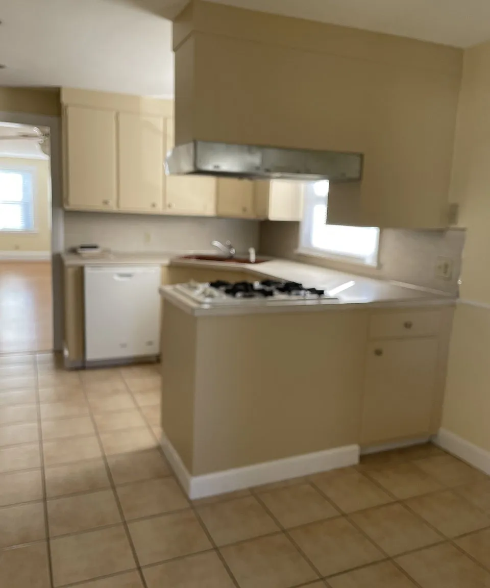 2 bed, 1200 sqft, $2,600 — Photo 4