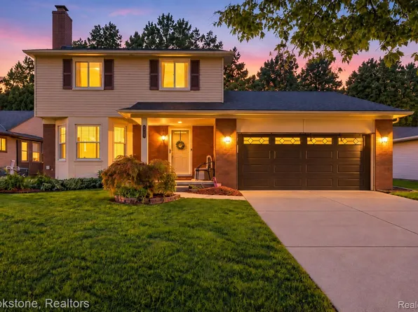 13162 Beresford Dr, Sterling Heights, MI 48313
