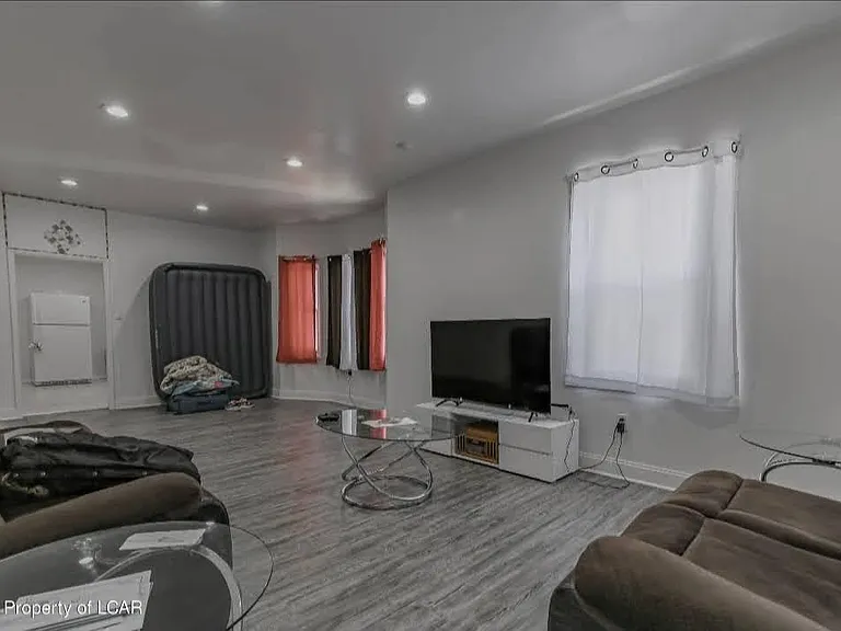 838 S Franklin St #1 — Photo 2