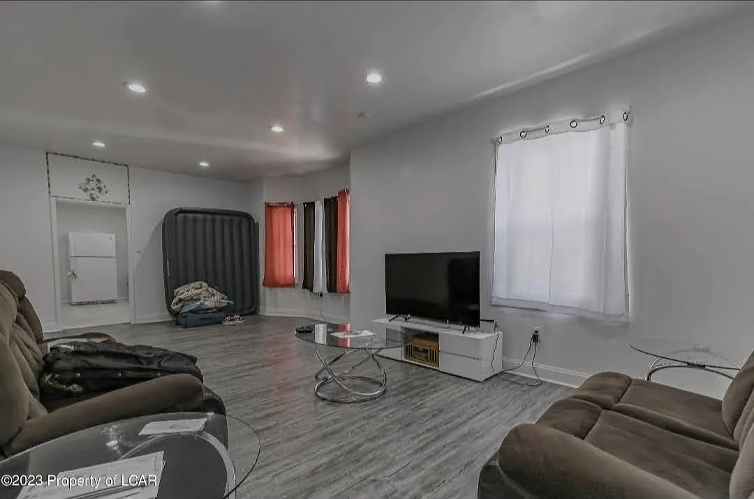 Building Photo - 838 S Franklin St #1
