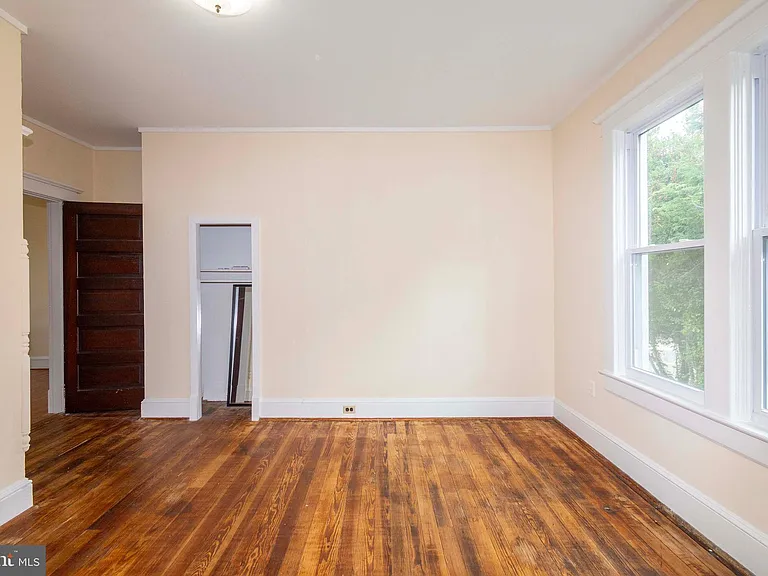 222 W Main St — Photo 50