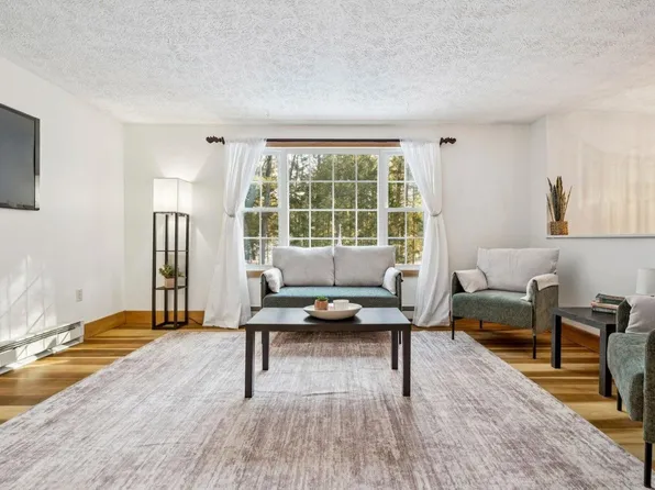 24 Pine Meadow Drive, North Berwick, ME 03906