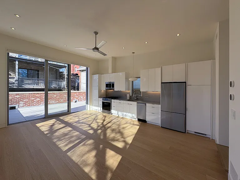 1317 N Leavitt St — Photo 7