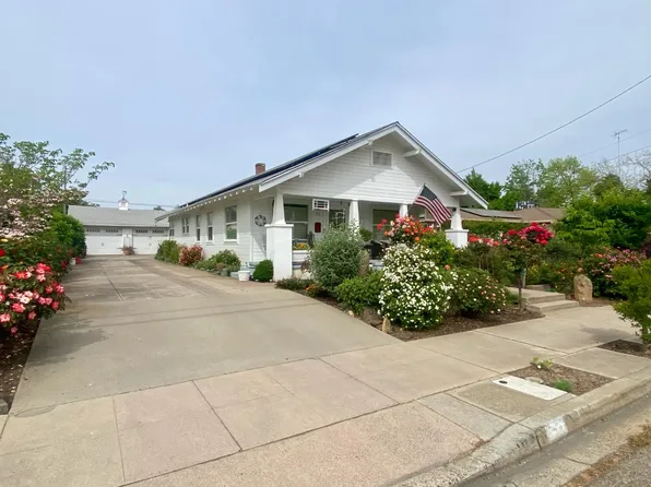 242 Laurel Ave, Oakdale, CA 95361
