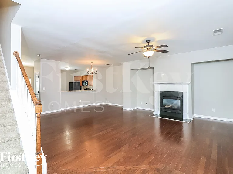 850 Riverdance Dr — Photo 2